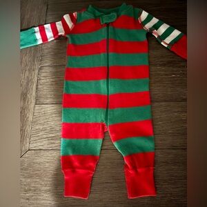❄️Hanna Andersson-Holiday/Christmas baby outfit! Green/white/red onesie zip-up